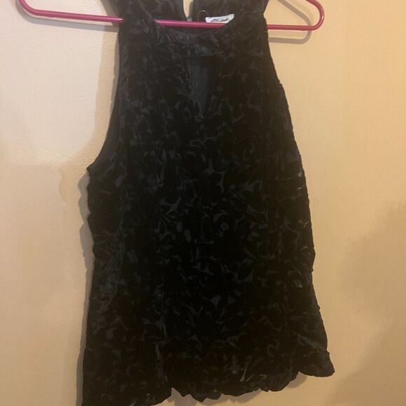 NWT Ultra Pink large black velvet top - Picture 4 of 9